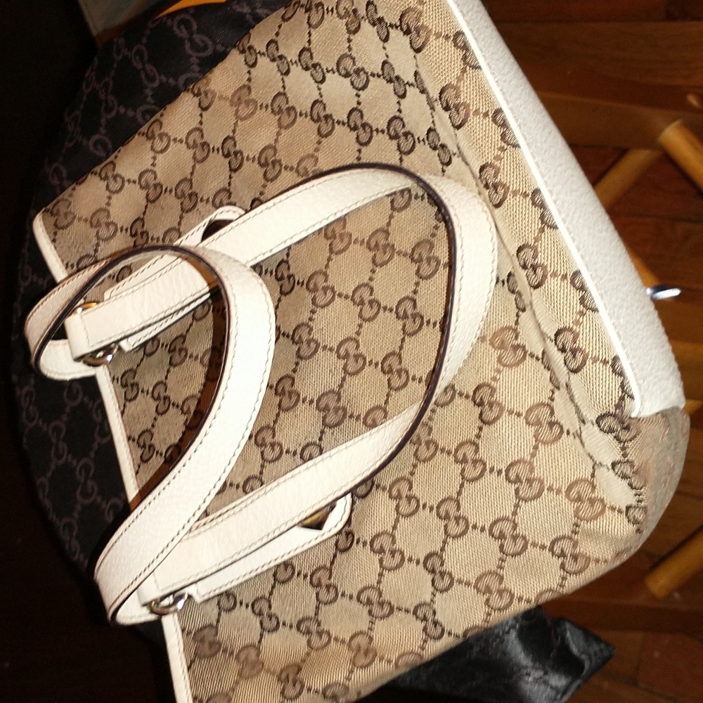 Authentic Vintage Gucci GG Monogram Bag - Picture 2 of 14